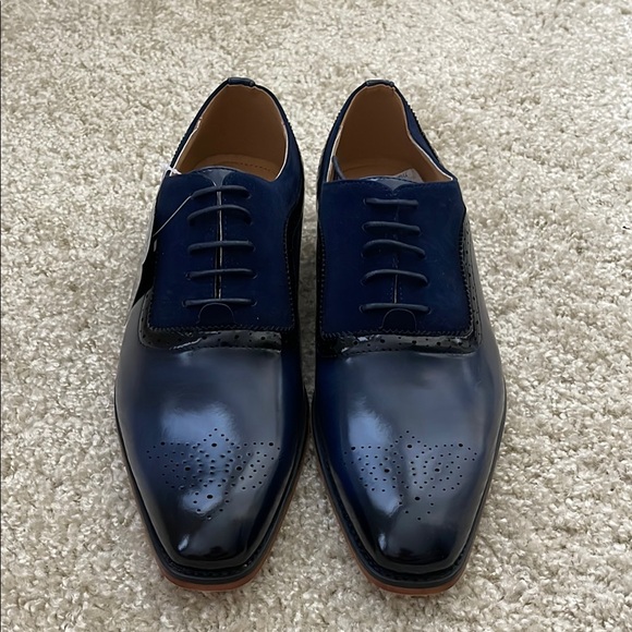 Blue and Black Oxford Shoes with Two-Tone Design